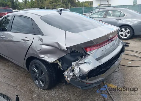 2022 Hyundai Elantra Sel z USA, uszkodzony, nr VIN KMHLS4AG0NU314818
